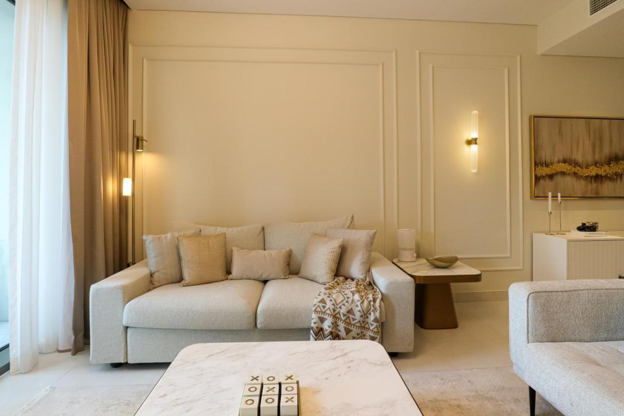 Apartment Higuests - Luxury Living With Huge Terrace In Creek Harbour