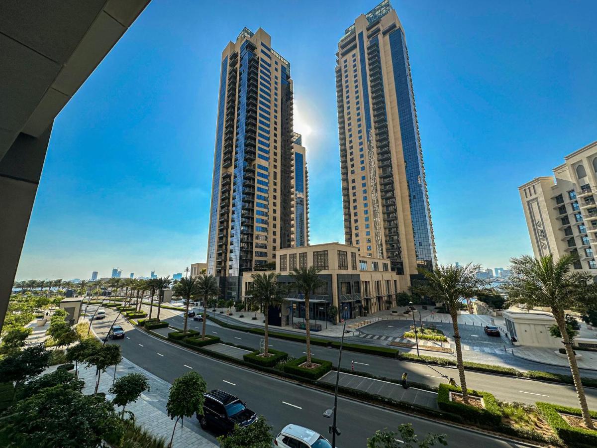Higuests - Luxury Living With Huge Terrace In Creek Harbour Apartment