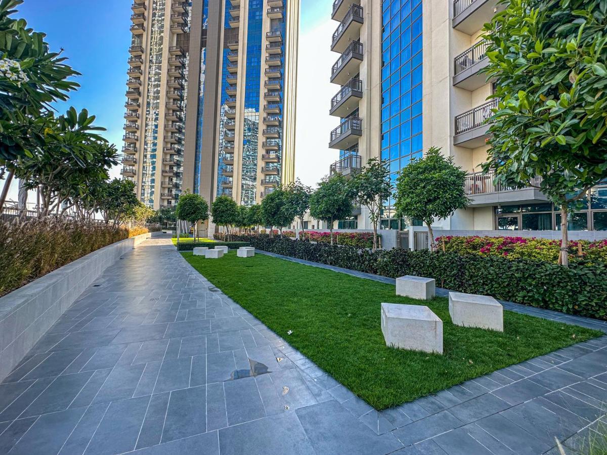 Apartment Higuests - Luxury Living With Huge Terrace In Creek Harbour *