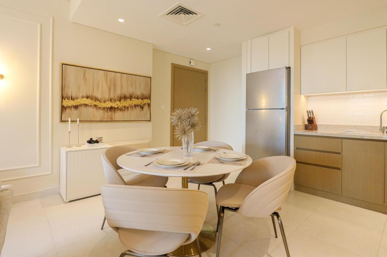 Higuests - Luxury Living With Huge Terrace In Creek Harbour Apartment